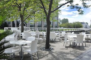 Shoreline Inn & Conference Center, Ascend Hotel Collection