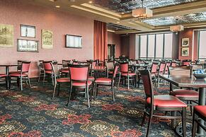 Shoreline Inn & Conference Center, Ascend Hotel Collection