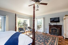 Creekhaven Inn & Spa