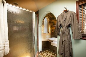 Creekhaven Inn & Spa