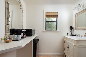 Creekhaven Inn & Spa