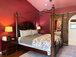 Creekhaven Inn & Spa