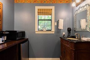 Creekhaven Inn & Spa