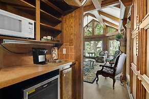 Creekhaven Inn & Spa