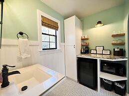 Creekhaven Inn & Spa