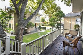 Katy House Bed and Breakfast