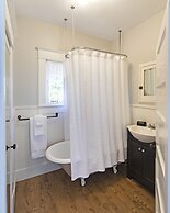 Katy House Bed and Breakfast