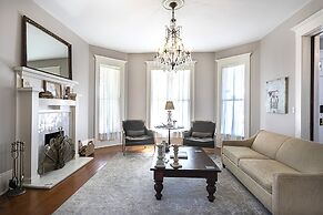 Katy House Bed and Breakfast