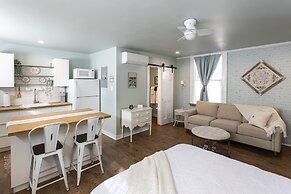 Katy House Bed and Breakfast