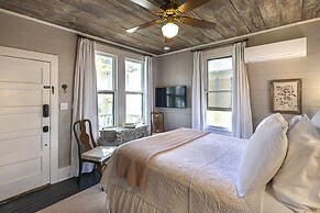 Katy House Bed and Breakfast