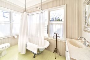 Katy House Bed and Breakfast