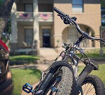 Katy House Bed and Breakfast