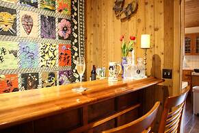 Alpenhorn Bed And Breakfast Inn