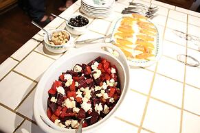 Alpenhorn Bed And Breakfast Inn