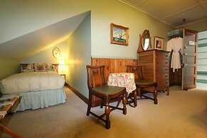 Kangaroo House B&B on Orcas Island