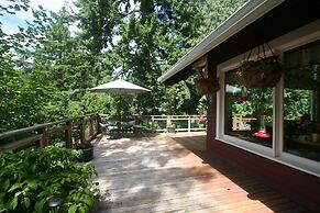 Kangaroo House B&B on Orcas Island