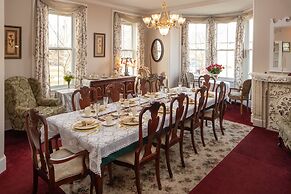 Cloran Mansion Bed & Breakfast