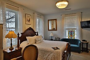 Cloran Mansion Bed & Breakfast