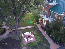 Cloran Mansion Bed & Breakfast