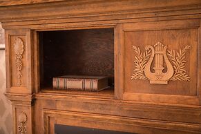 Cloran Mansion Bed & Breakfast