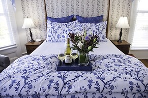 Pecan Tree Inn