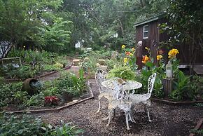 Pecan Tree Inn