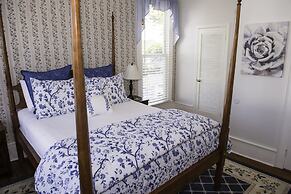 Pecan Tree Inn