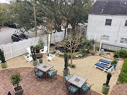 Pecan Tree Inn