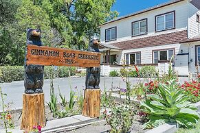 Cinnamon Bear Creekside Inn