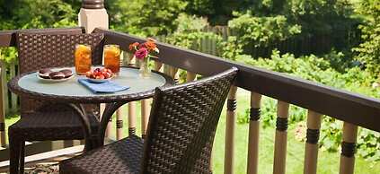 B. F. Hiestand House Bed & Breakfast