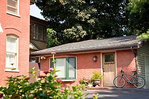 B. F. Hiestand House Bed & Breakfast