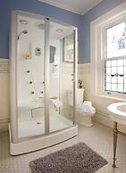 B. F. Hiestand House Bed & Breakfast