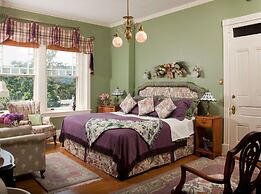 B. F. Hiestand House Bed & Breakfast