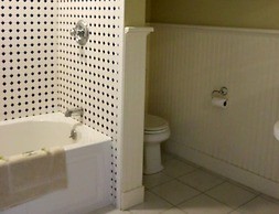 Kearsarge Inn