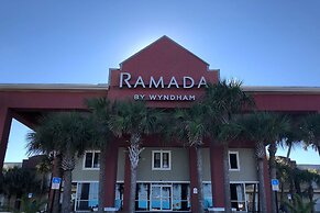 Ramada by Wyndham Panama City Beach / Beachfront