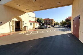 California Inn & Suites Rancho Cordova - Sacramento