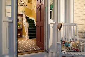 Beech Tree Inn & Cottage