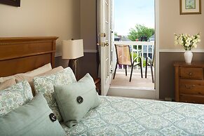 Beech Tree Inn & Cottage