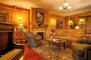 Ivy Lodge Bed & Breakfast
