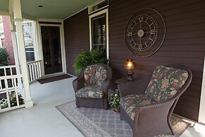Ivy Lodge Bed & Breakfast