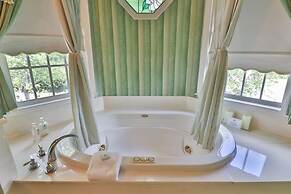 The Cypress Inn Bed & Breakfast