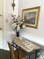 The Cypress Inn Bed & Breakfast