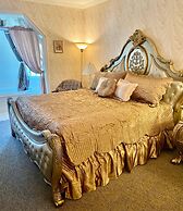The Cypress Inn Bed & Breakfast