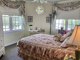 The Cypress Inn Bed & Breakfast