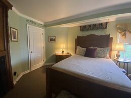 The Cypress Inn Bed & Breakfast