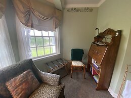 The Cypress Inn Bed & Breakfast