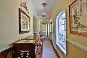 The Cypress Inn Bed & Breakfast