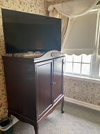 The Cypress Inn Bed & Breakfast