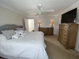 The Cypress Inn Bed & Breakfast