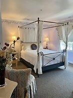 The Cypress Inn Bed & Breakfast